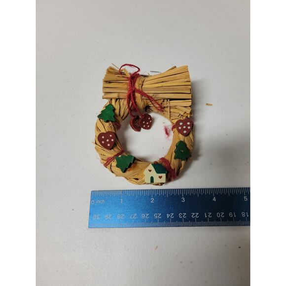 🎄 Hallmark 80s Country Wreath Straw & Wood Ornament – Old-Fashioned Christmas - Picture 2 of 4